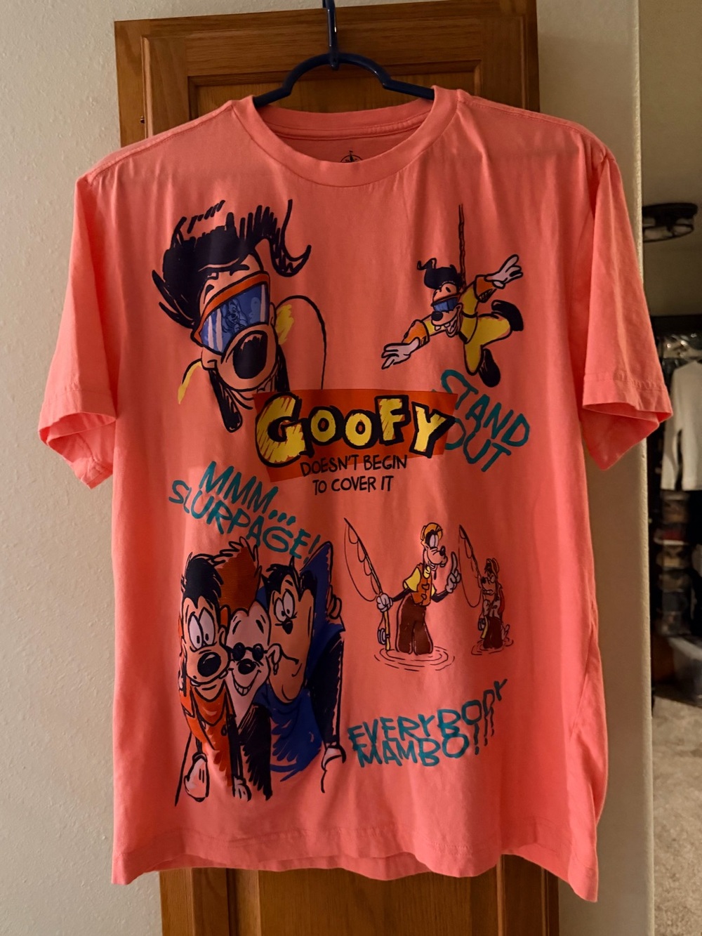 Disney Men’s Pink Goofy Graphic Tee